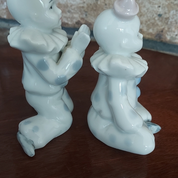 Two Vintage Clown Porcelain Figurines RB Florist Quality made in Japan - Picture 7 of 9